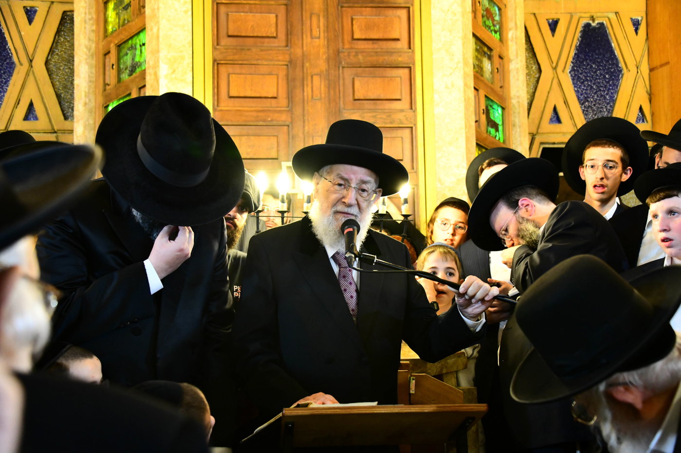 מסע הלויית הגר"מ אויערבאך זצ"ל