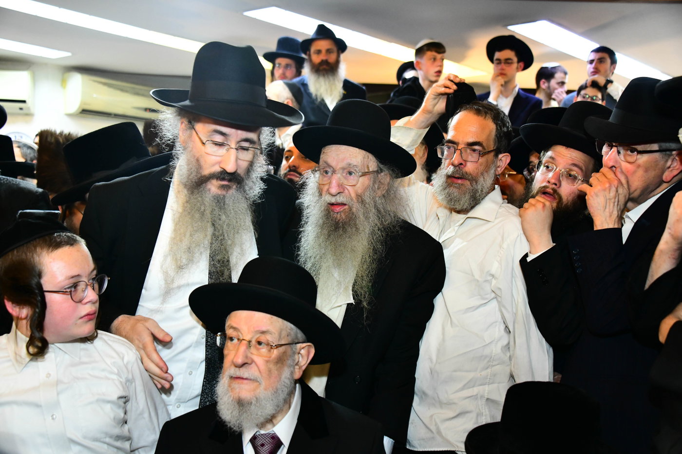 מסע הלויית הגר"מ אויערבאך זצ"ל