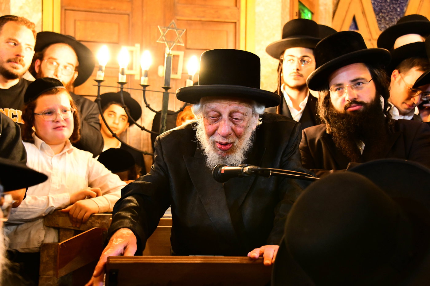 מסע הלויית הגר"מ אויערבאך זצ"ל