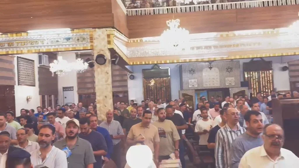 בלב טהרן: המעמד המרגש של הסליחות האחרונות בערב הצום