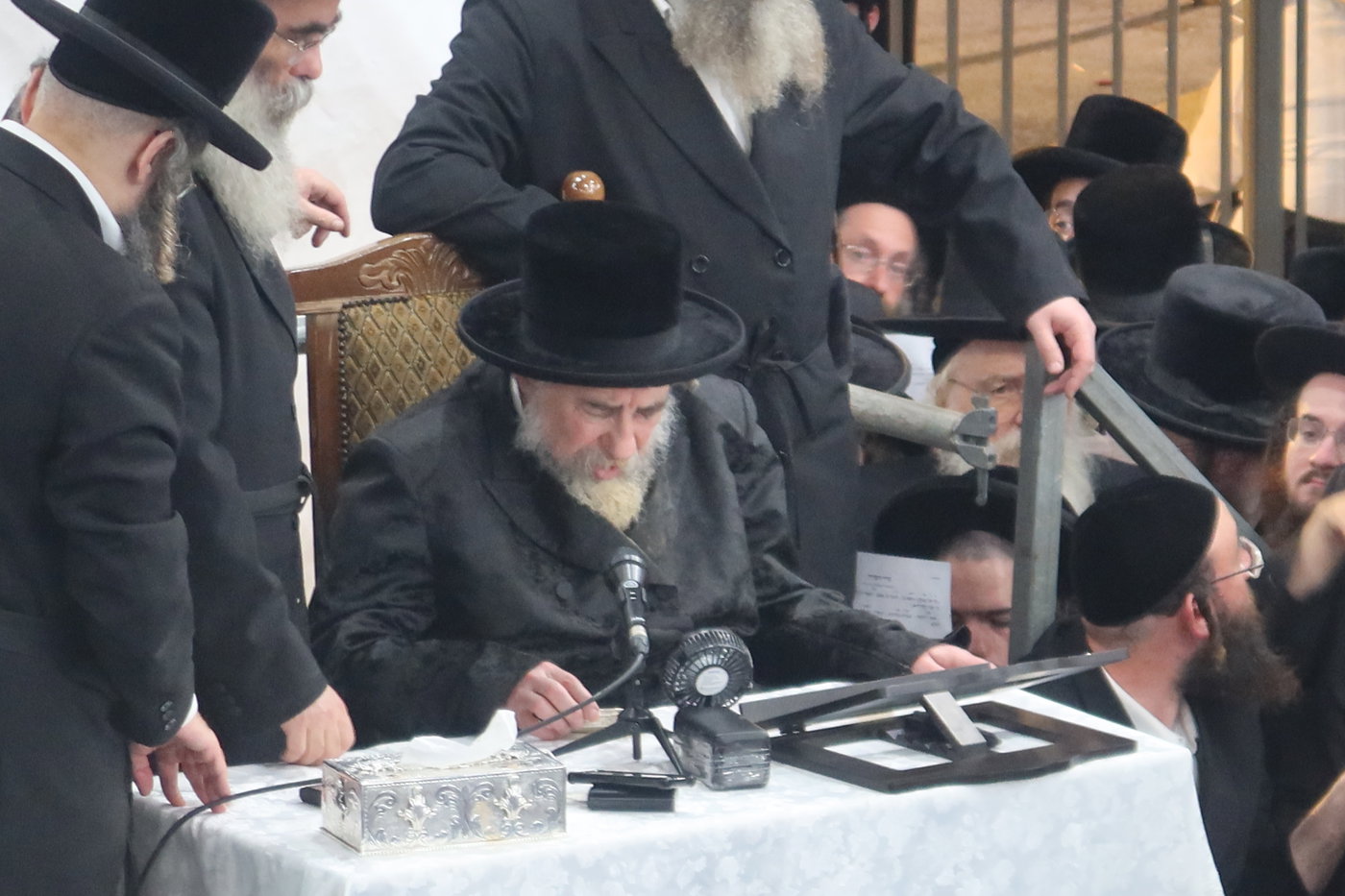 האדמו"ר מרחמסטריווקא בתשליך