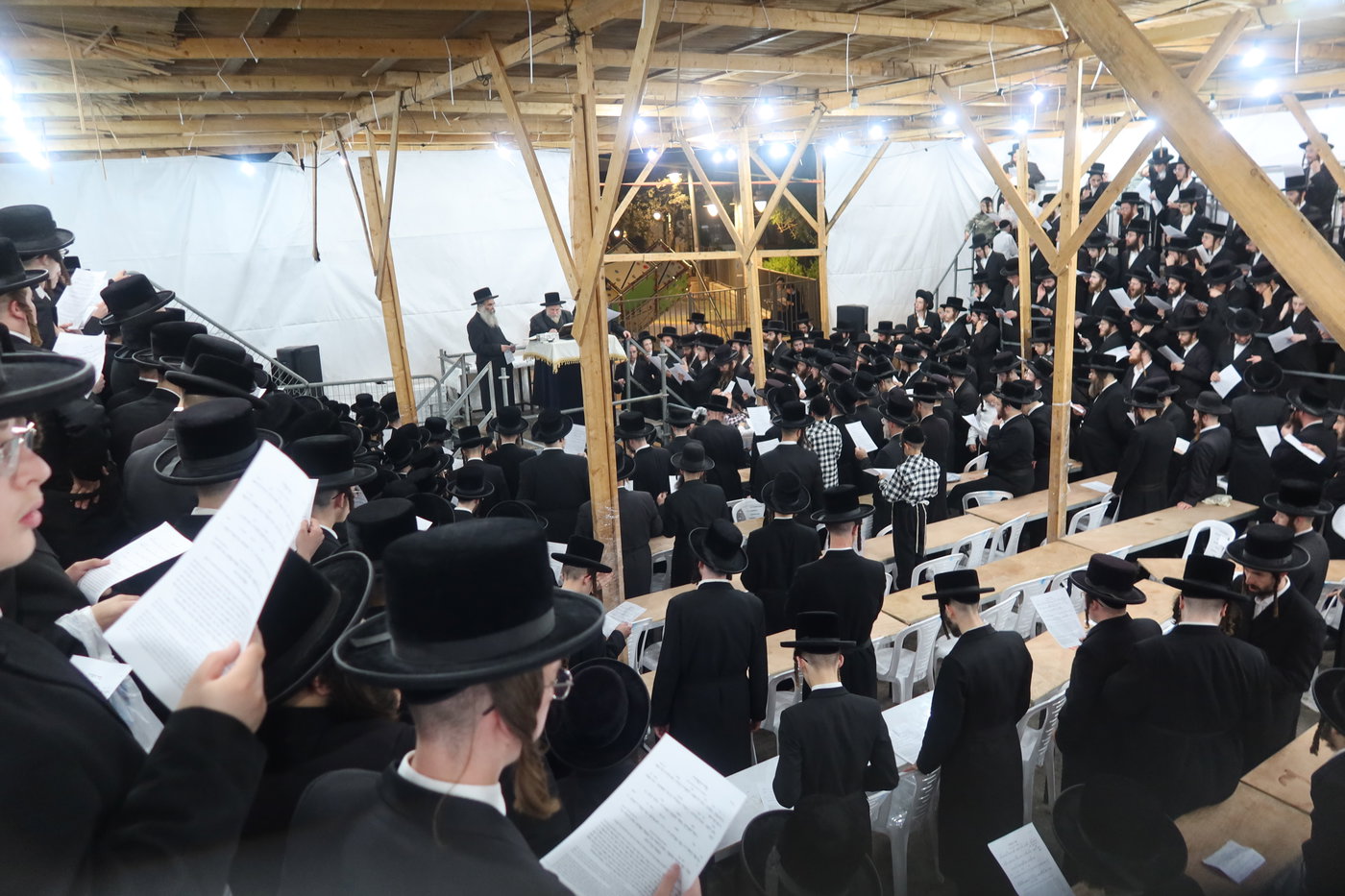 האדמו"ר מרחמסטריווקא בתשליך