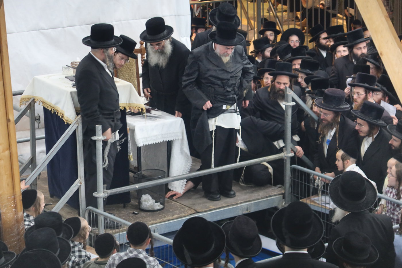 האדמו"ר מרחמסטריווקא בתשליך