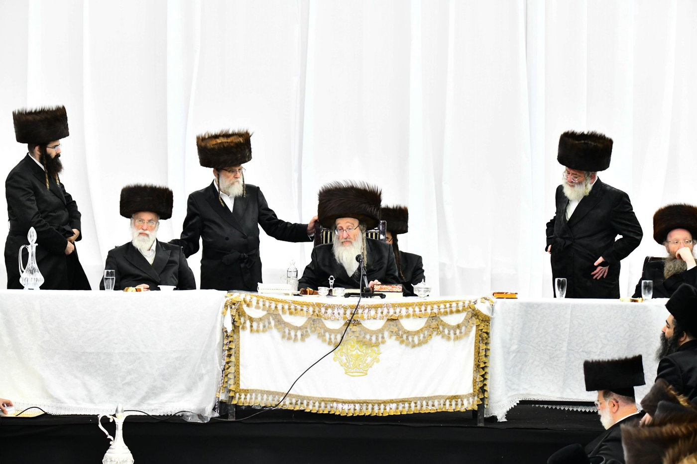 מוצאי יו"כ בחצה"ק ביאלה