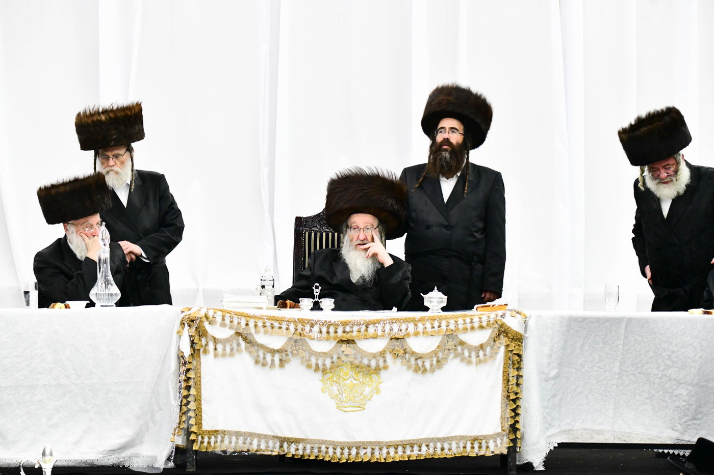 מוצאי יו"כ בחצה"ק ביאלה