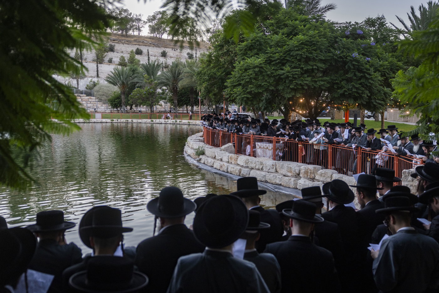 האדמו"ר מתולדות אברהם יצחק בתשליך