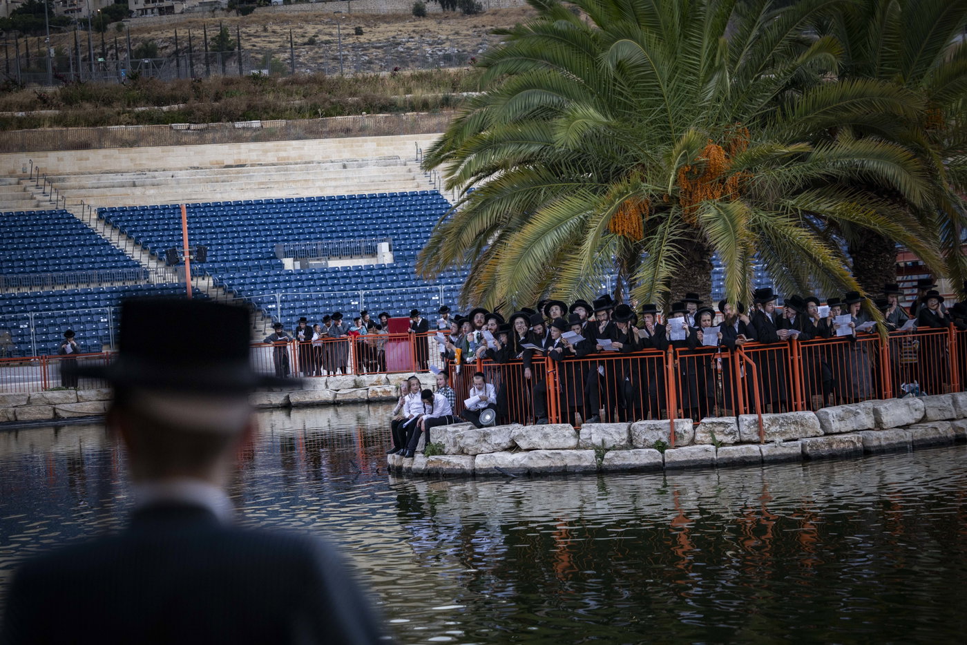 האדמו"ר מתולדות אברהם יצחק בתשליך
