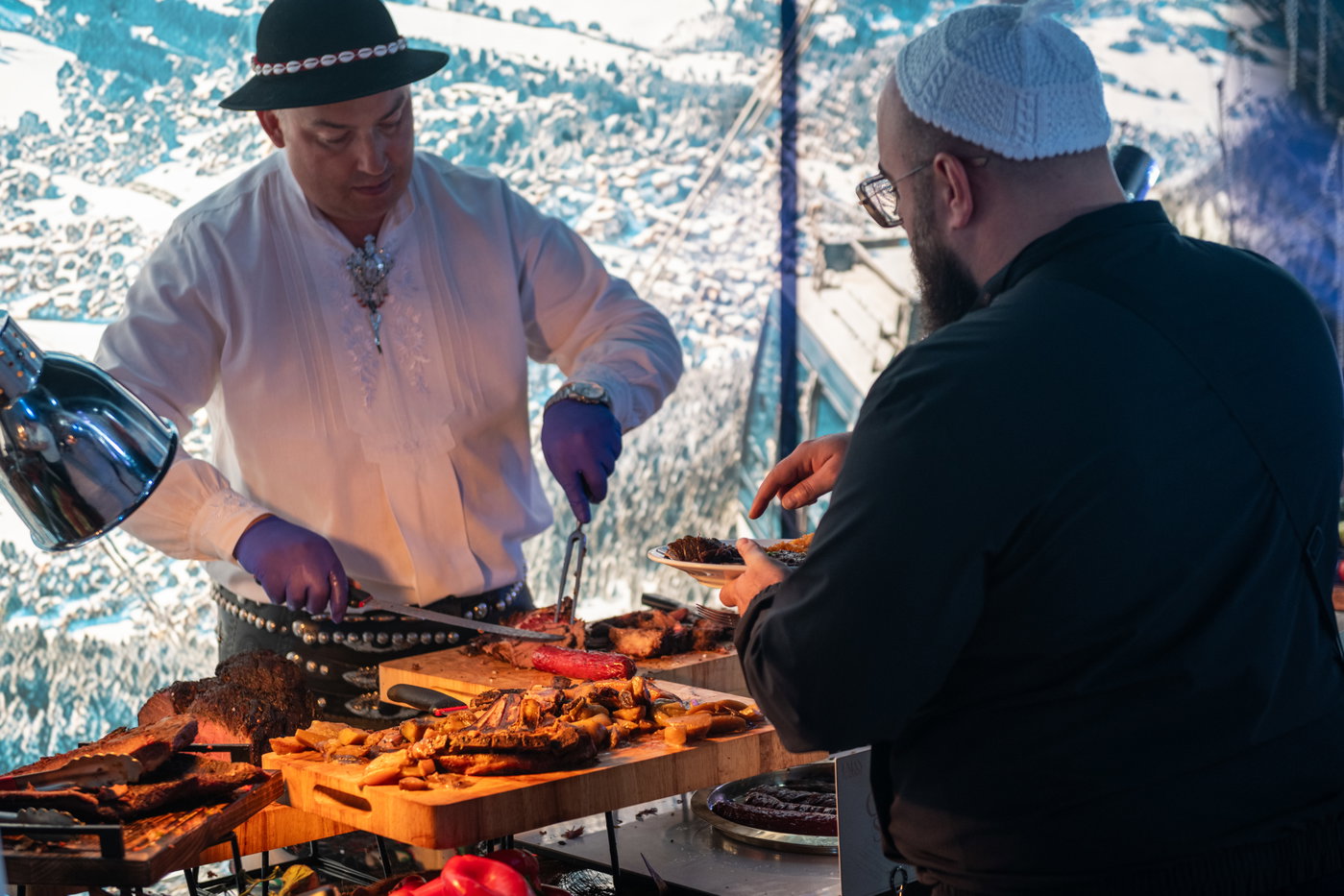 מפולין לאוקראינה: תיעוד מערב ר"ה במתחם היוקרתי של מלון זקופנה באומן