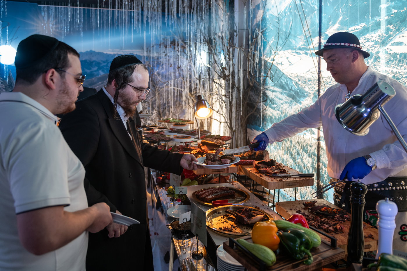 מפולין לאוקראינה: תיעוד מערב ר"ה במתחם היוקרתי של מלון זקופנה באומן
