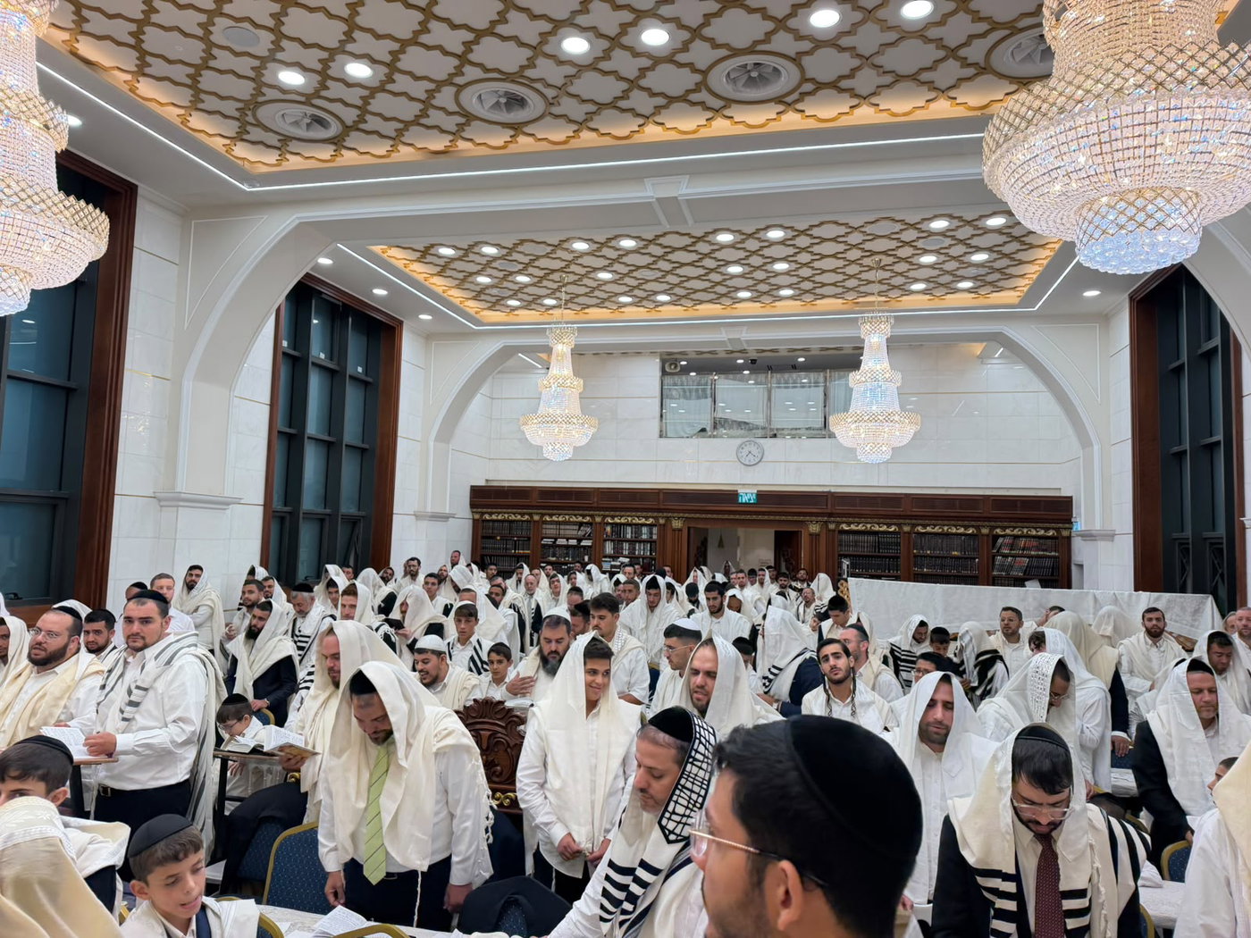 מוצאי יום כיפור עם הרב יגאל כהן