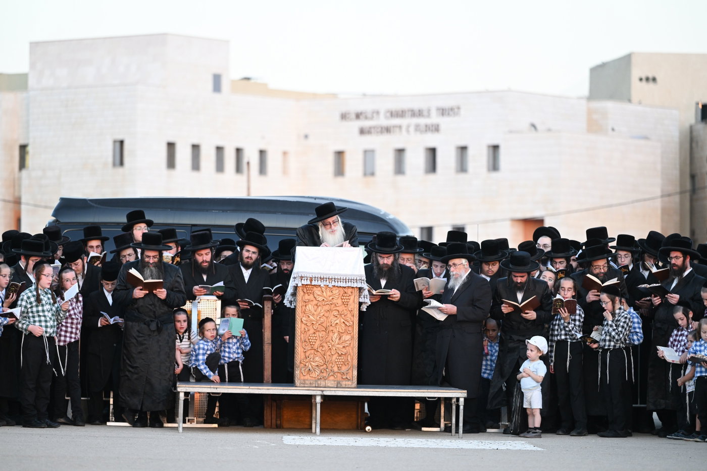 האדמו"ר מצאנז בתשליך