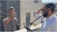 חורך את הרשת: זה מה שעשה עובד הסנפלינג בגובה הקומה ה-14
