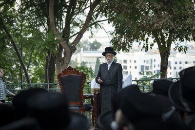 האדמו"ר מסערט ויז'ניץ בתשליך