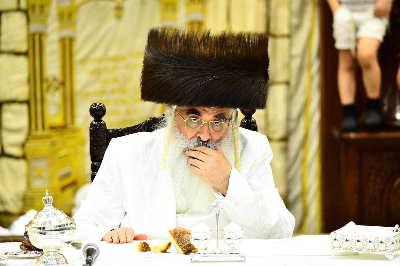 מוצאי יום כיפור בחצה"ק דושינסקיא