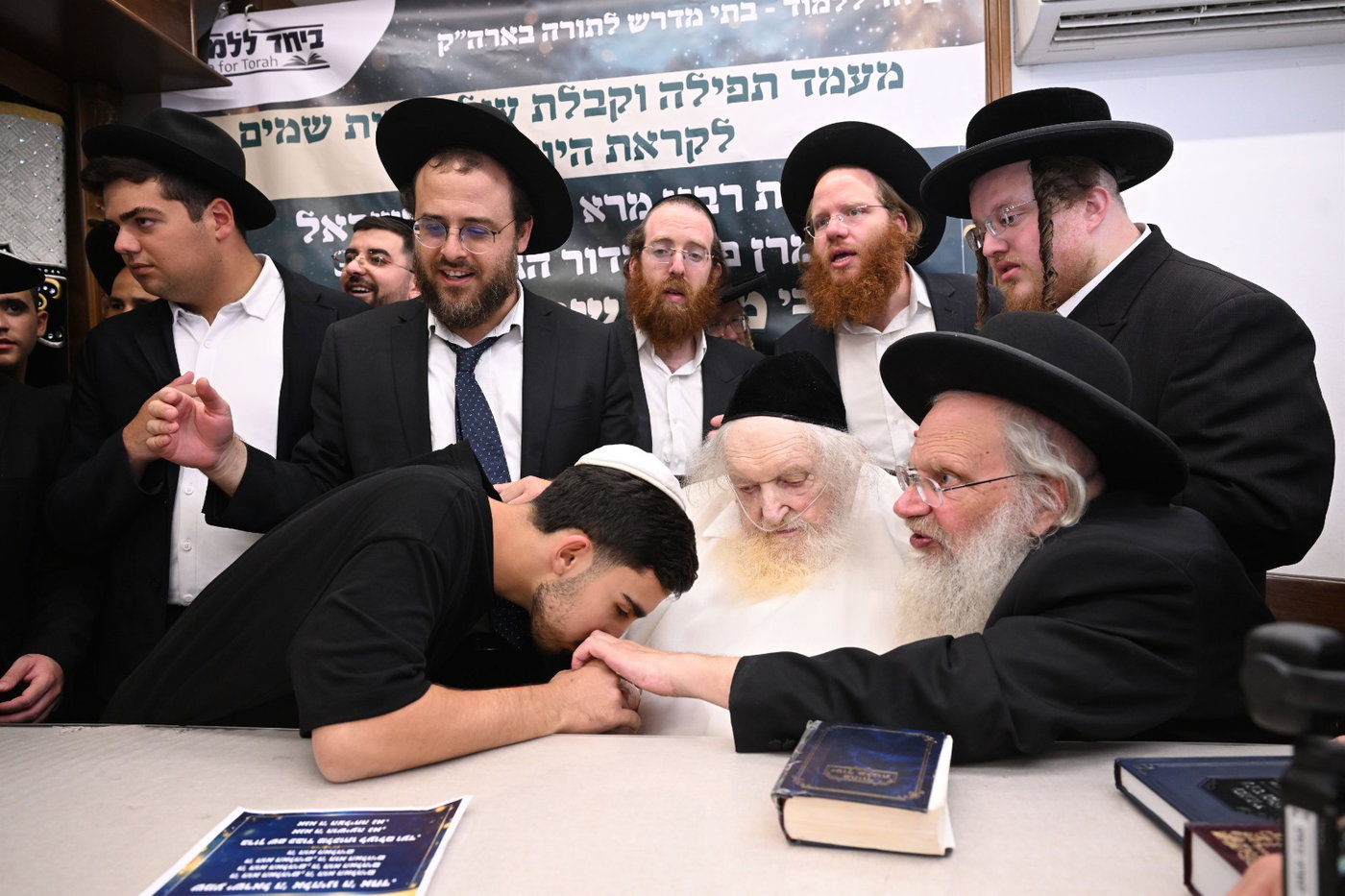 המעמד במעונו של הגר"מ שטרנבוך