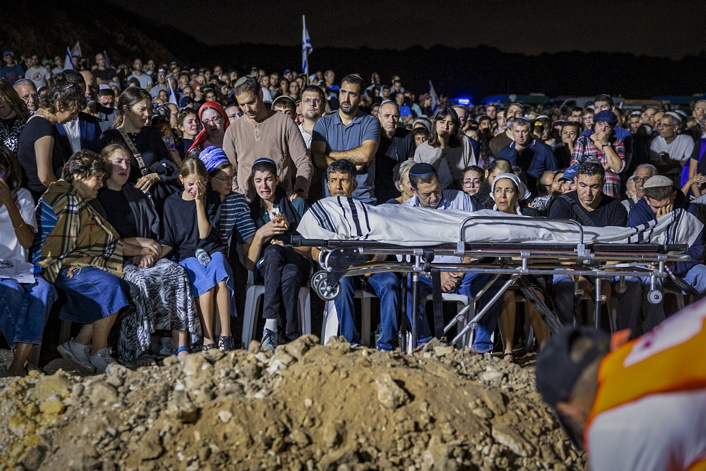 מסע הלוויה, הלילה