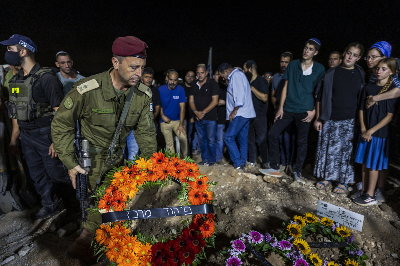 מסע הלוויה, הלילה