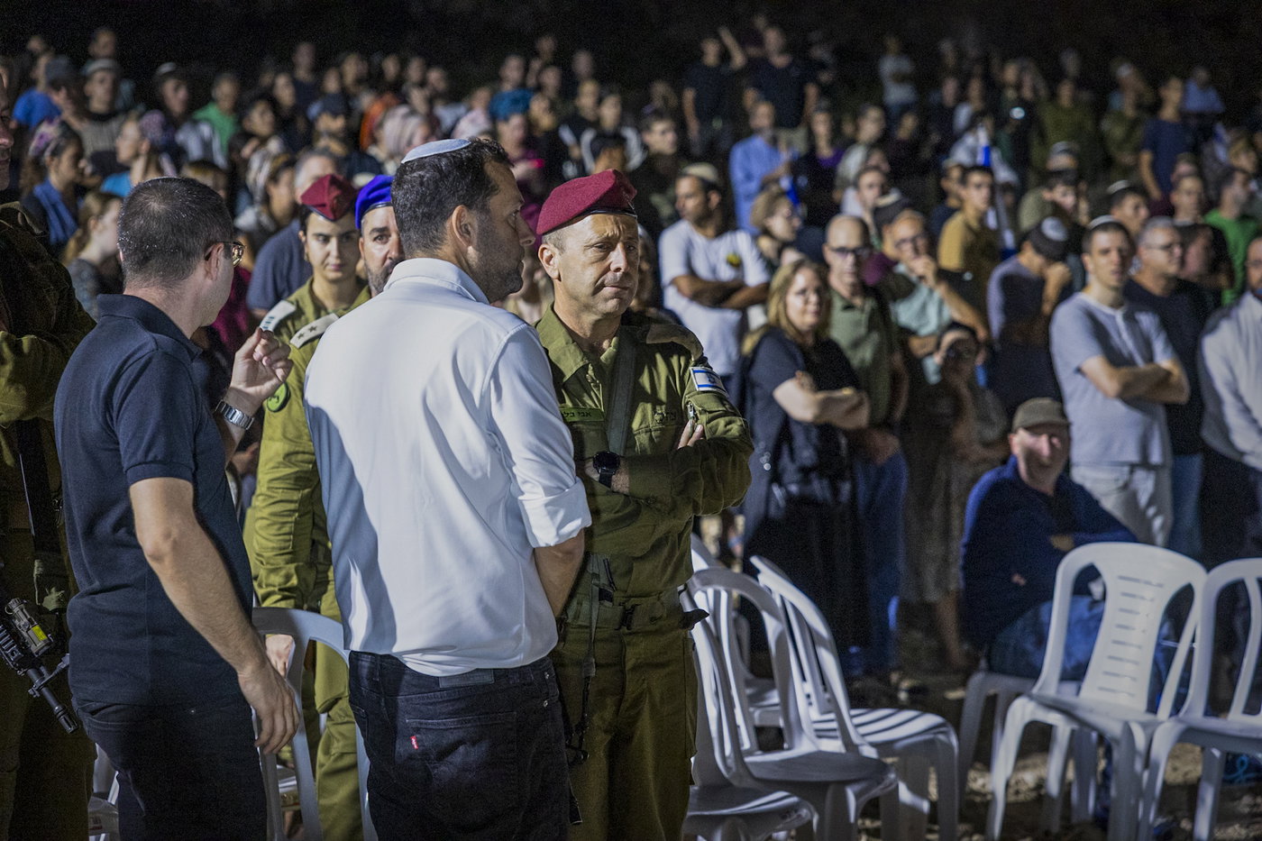 מסע הלוויה, הלילה