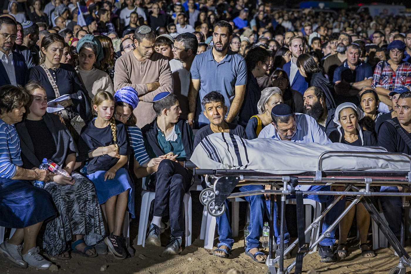 מסע הלוויה, הלילה
