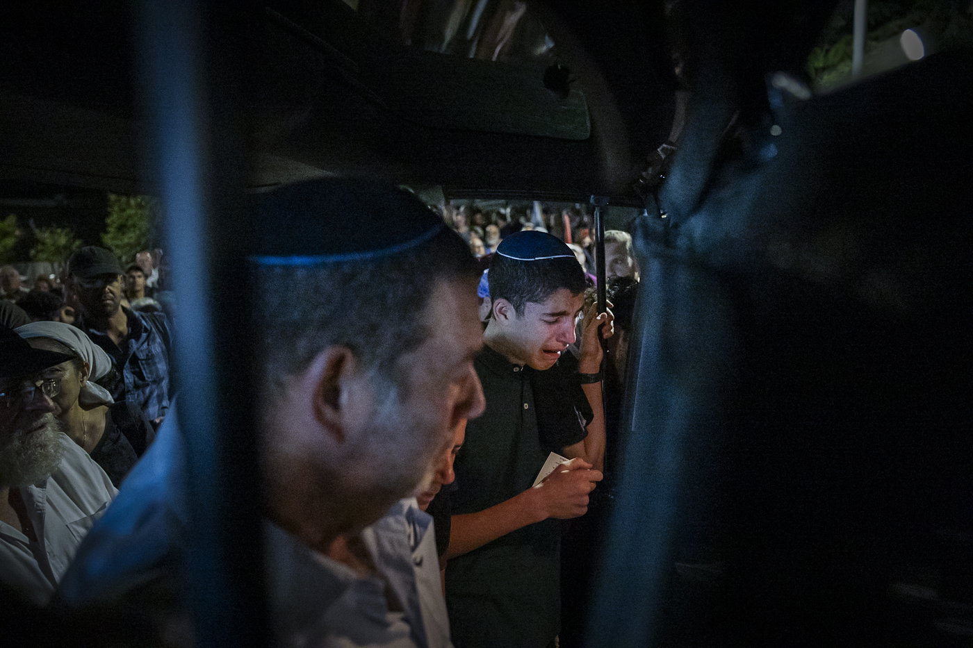 מסע הלוויה, הלילה