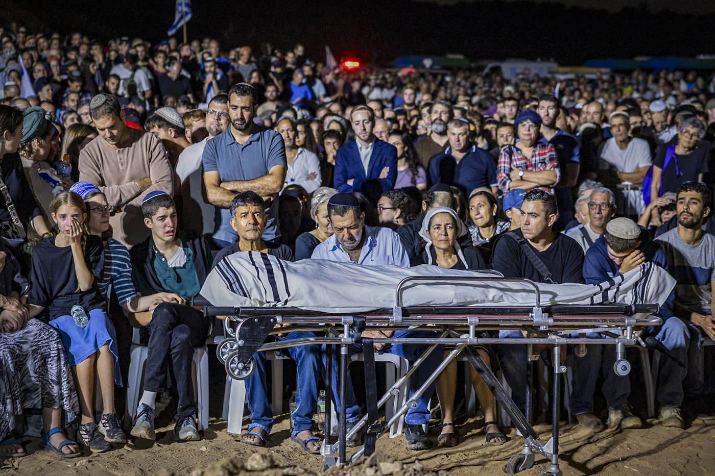 מסע הלוויה, הלילה