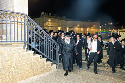 האדמו"ר מלעלוב בקבר רחל