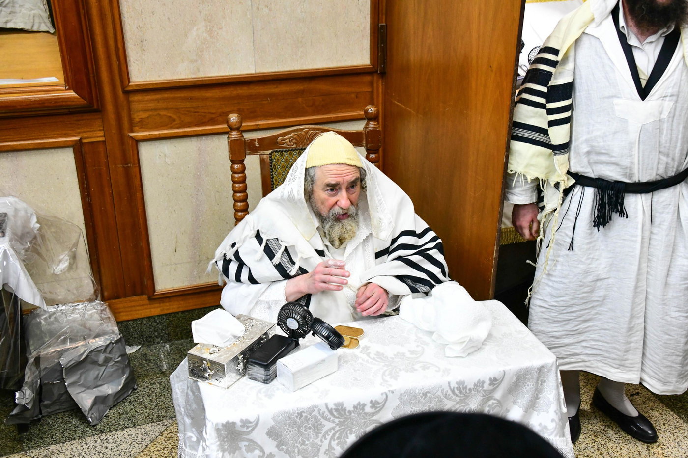 מוצאי יו"כ בחצה"ק רחמסטריווקא