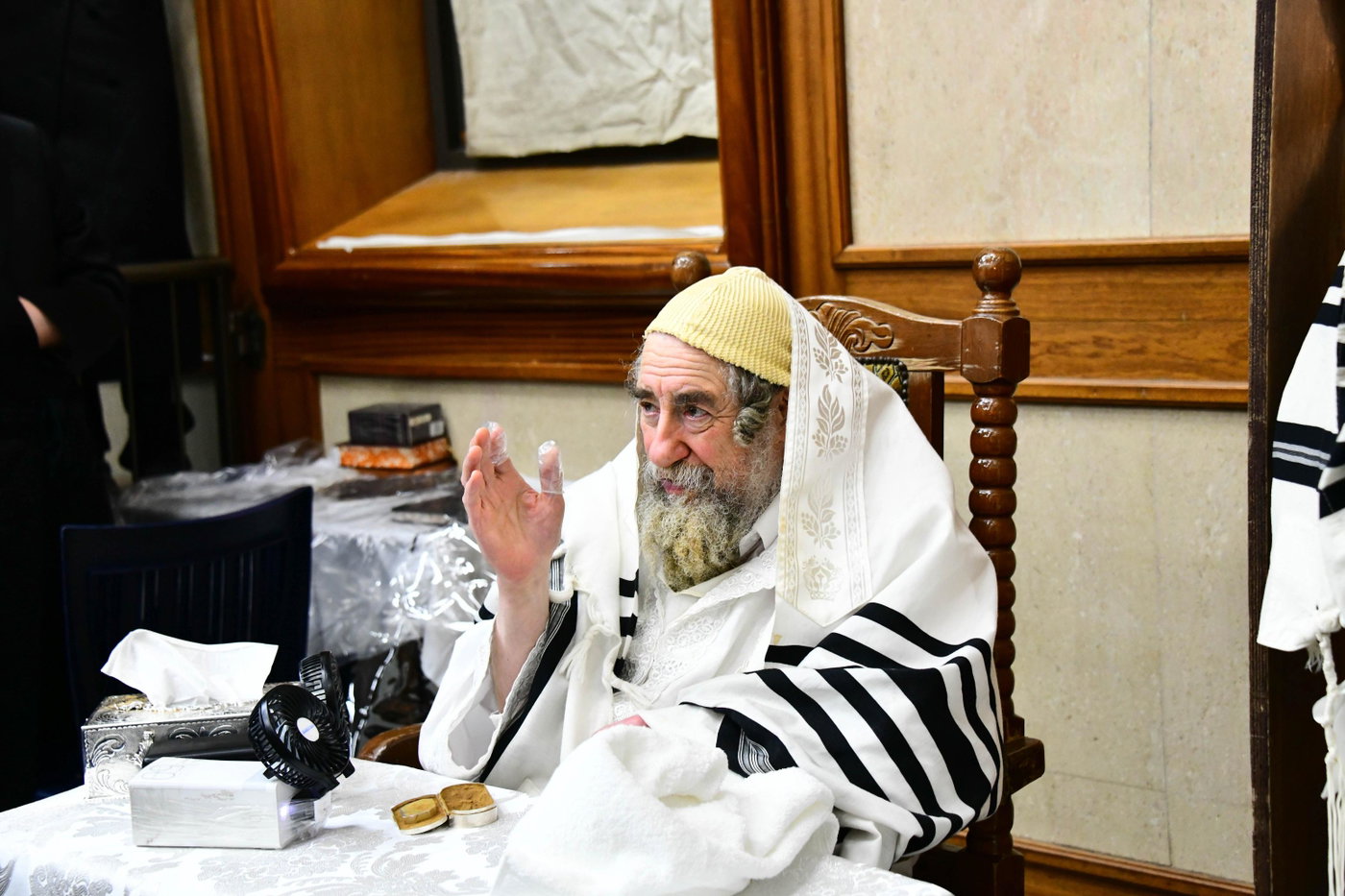 מוצאי יו"כ בחצה"ק רחמסטריווקא