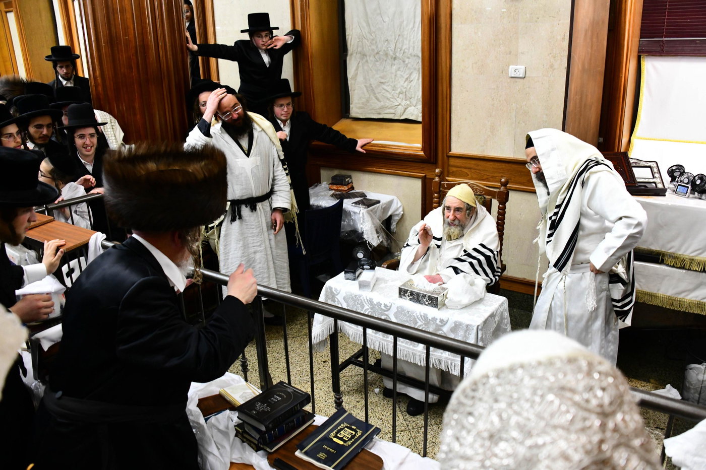 מוצאי יו"כ בחצה"ק רחמסטריווקא