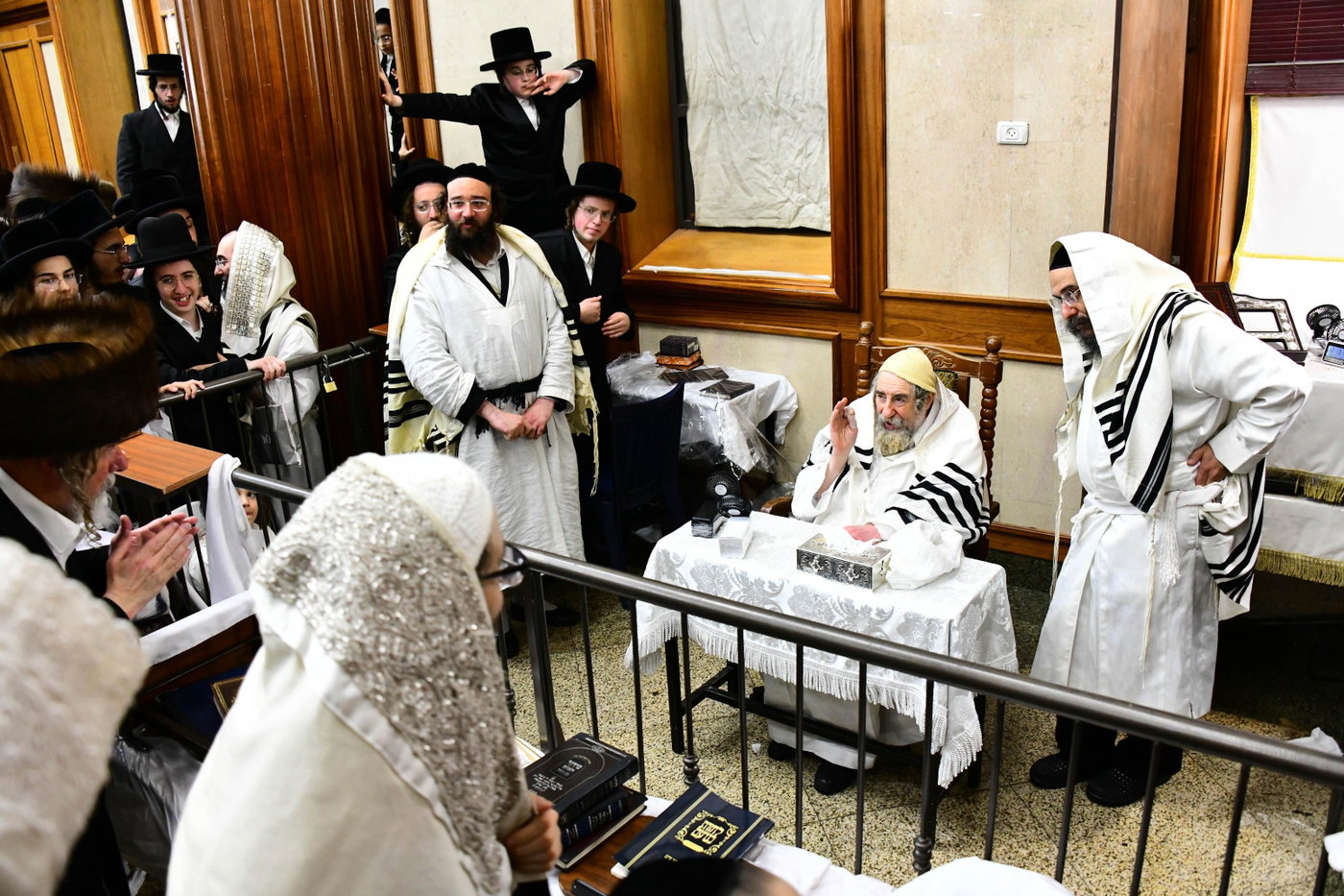 מוצאי יו"כ בחצה"ק רחמסטריווקא