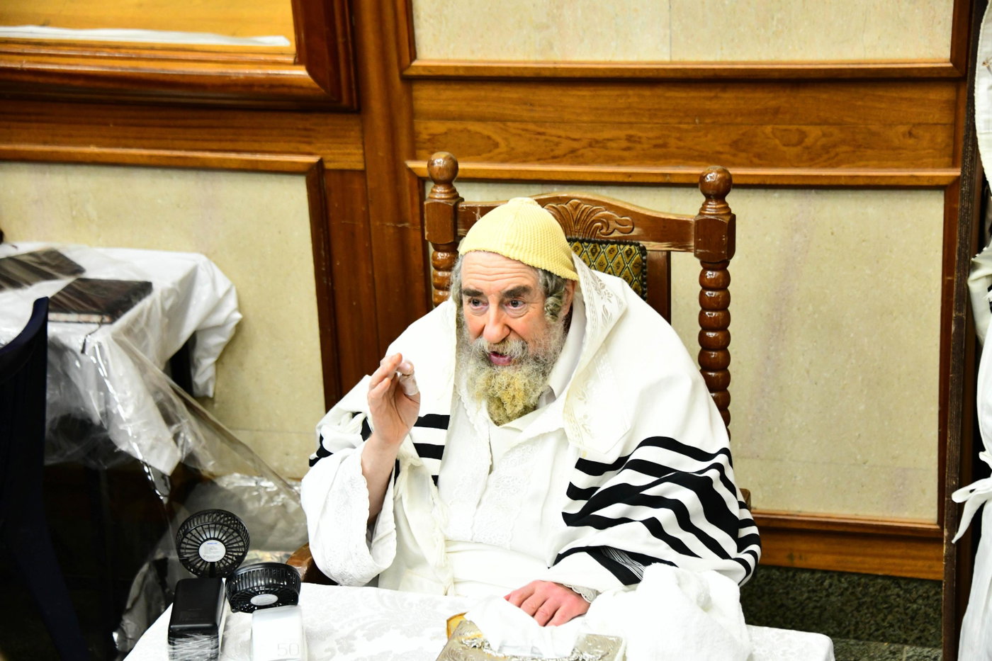 מוצאי יו"כ בחצה"ק רחמסטריווקא