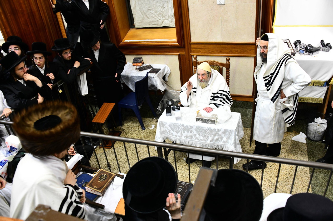 מוצאי יו"כ בחצה"ק רחמסטריווקא