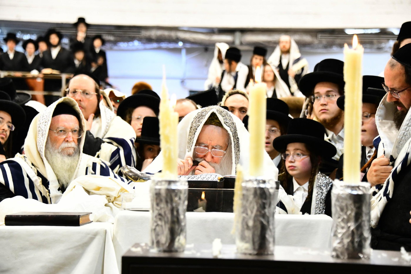 מוצאי יום כיפור במכנובקא בעלזא