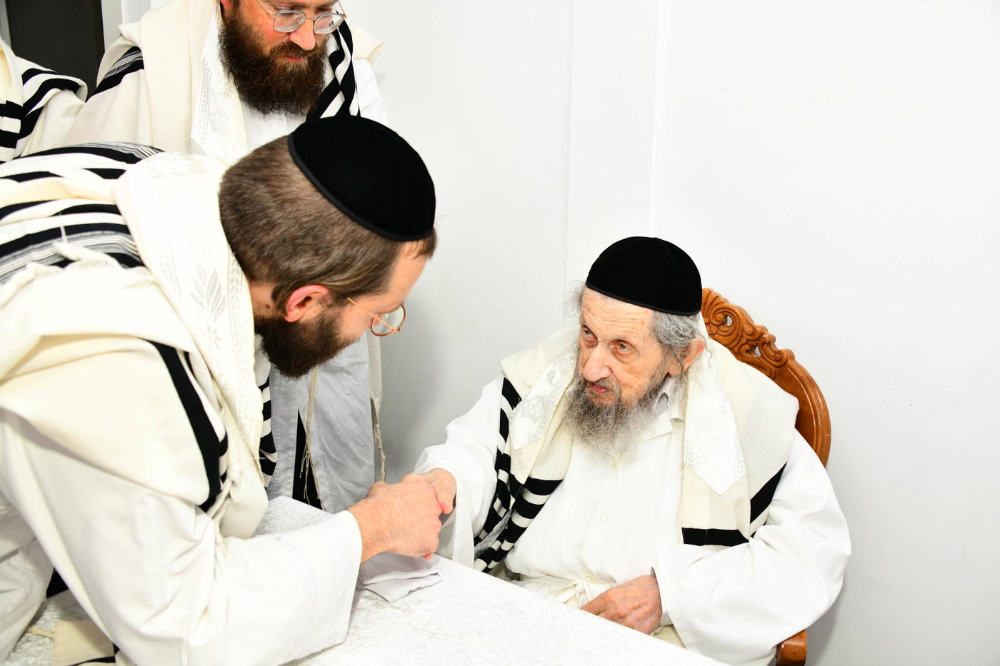 ליל כל נדרי בישיבת סלבודקה