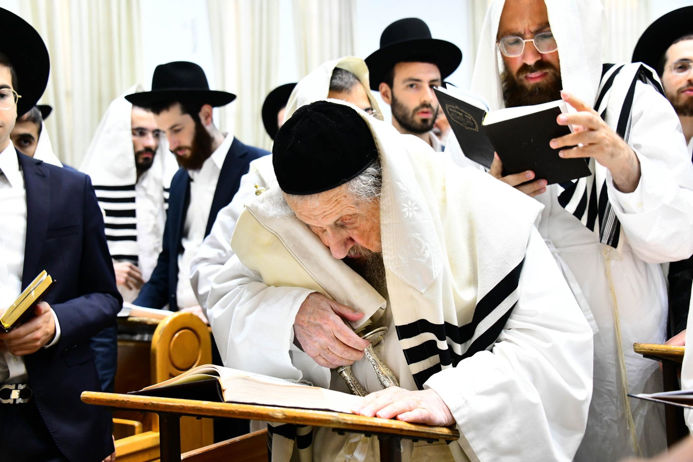 ליל כל נדרי בישיבת סלבודקה