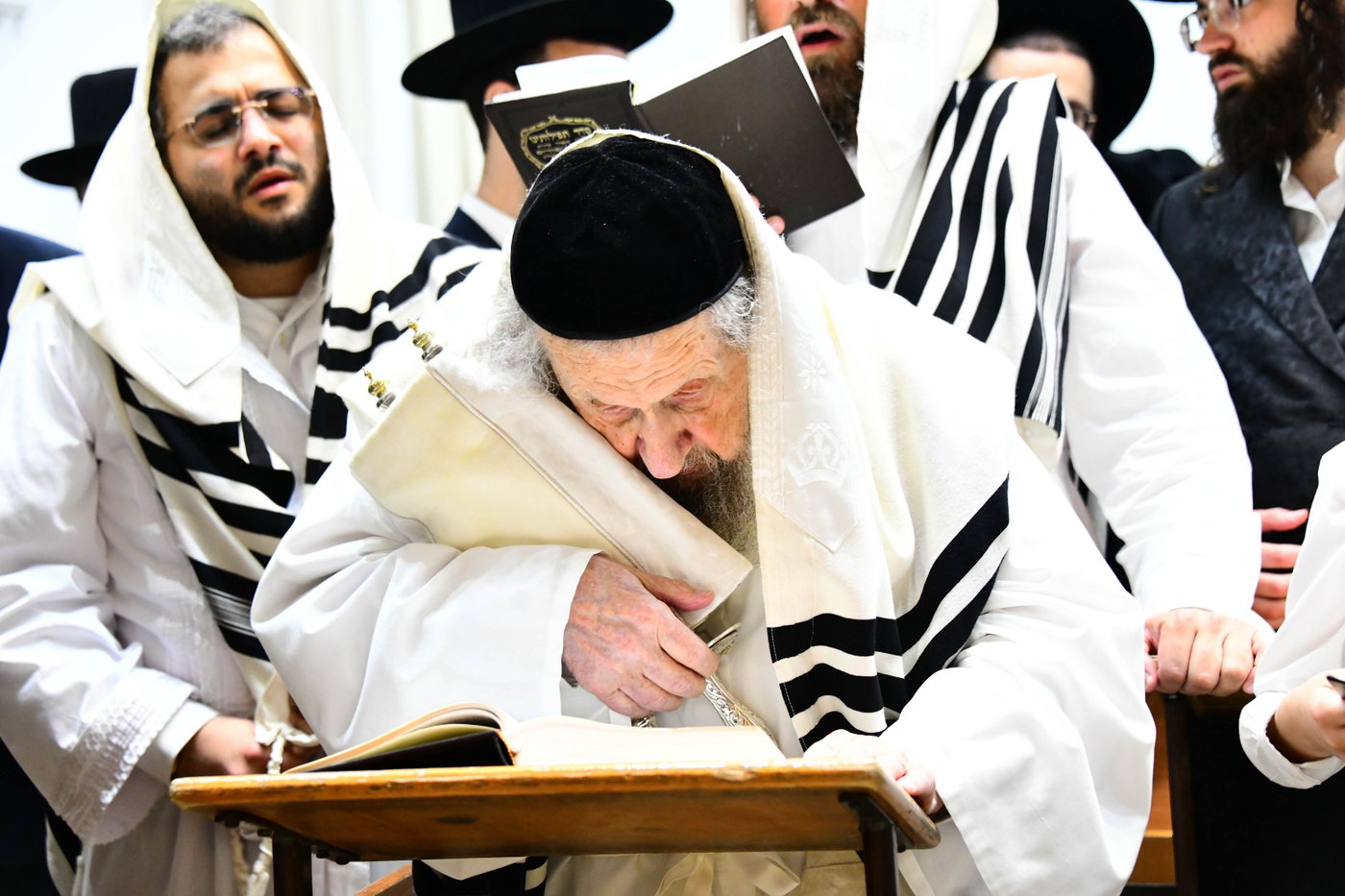 ליל כל נדרי בישיבת סלבודקה