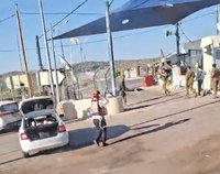 פצוע קשה בפיגוע דריסה במחסום בכביש 443: המחבל דהר ברכבו לתוך עמדת השמירה - וחוסל 