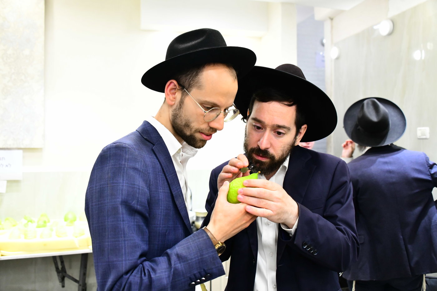 אווירת ערב חג הסוכות בבני ברק