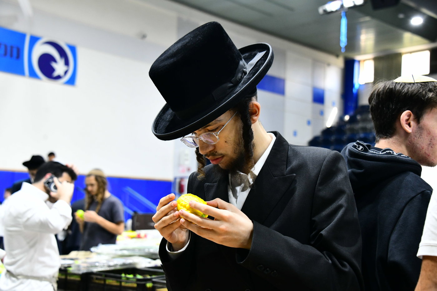 אווירת ערב חג הסוכות בבני ברק