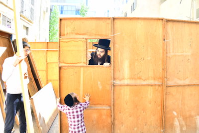 אווירת ערב חג הסוכות בבני ברק