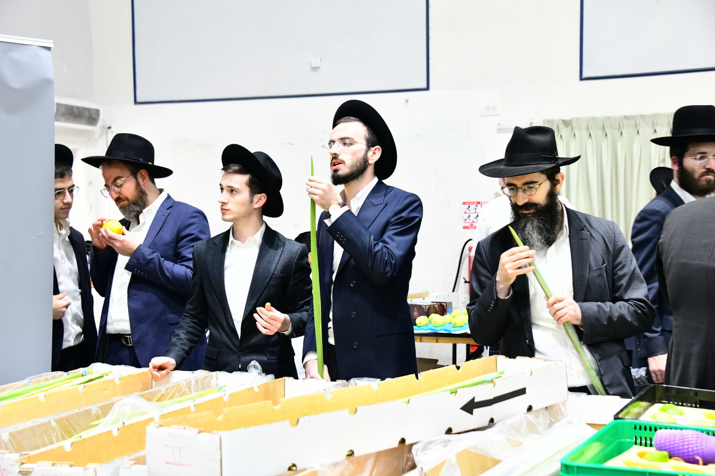 אווירת ערב חג הסוכות בבני ברק