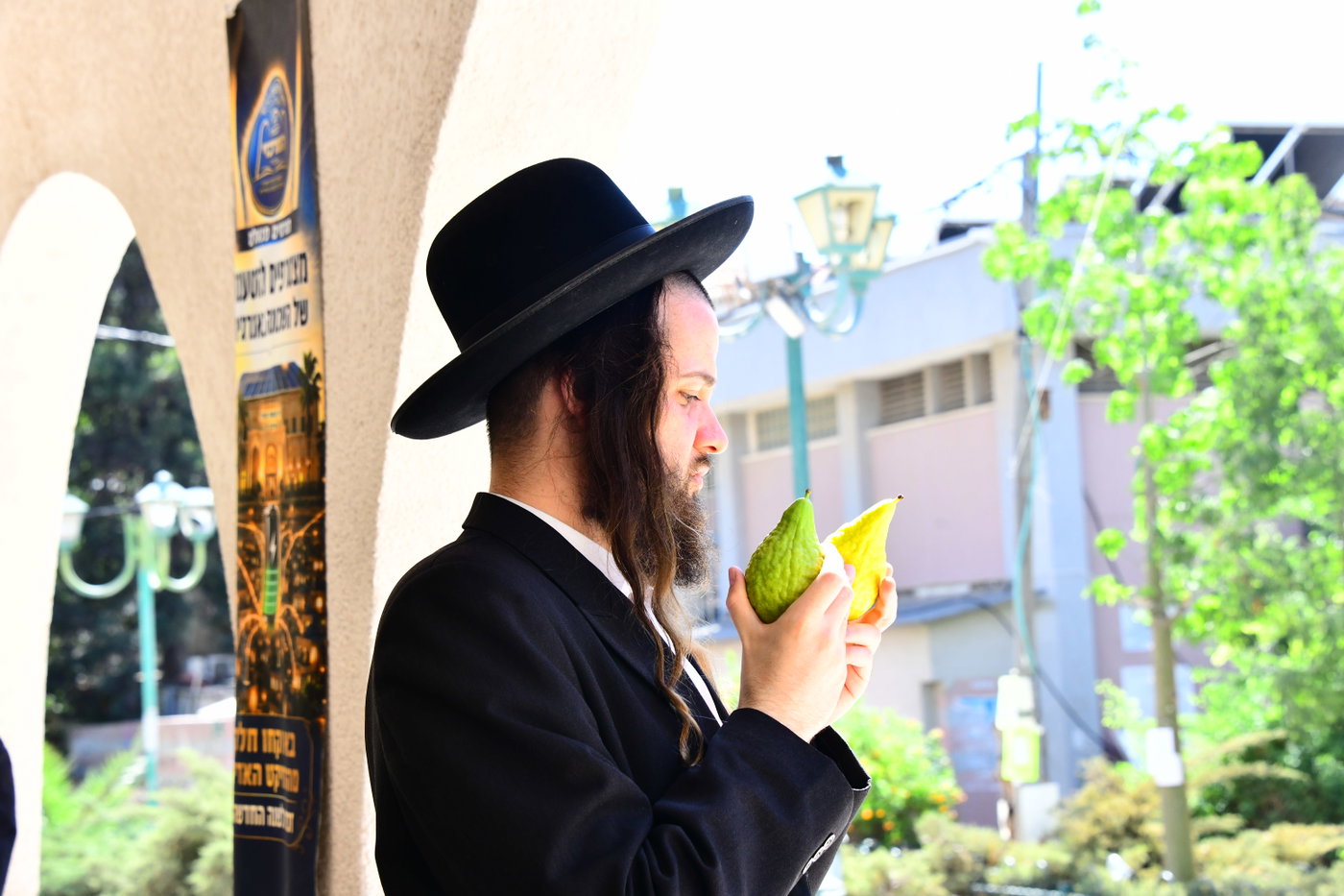 אווירת ערב חג הסוכות בבני ברק