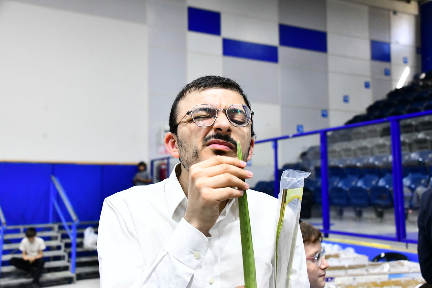 אווירת ערב חג הסוכות בבני ברק
