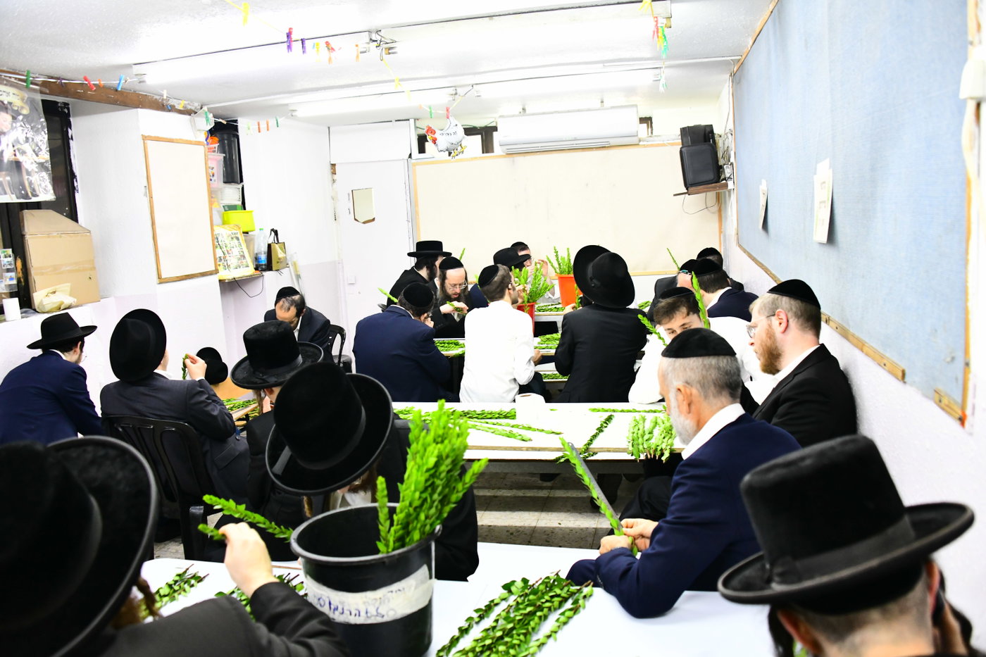 אווירת ערב חג הסוכות בבני ברק