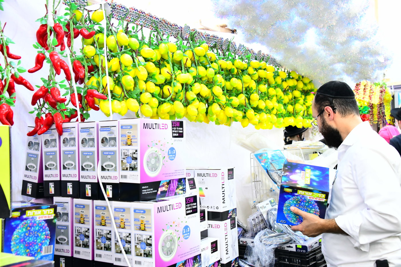 אווירת ערב חג הסוכות בבני ברק