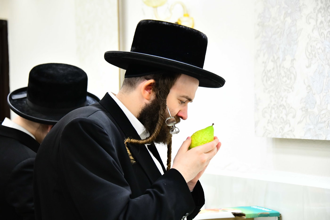 אווירת ערב חג הסוכות בבני ברק