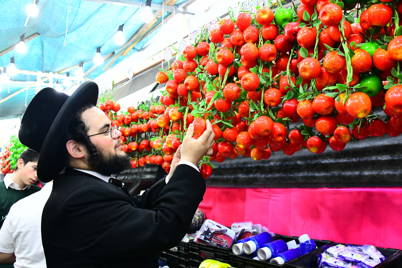 אווירת ערב חג הסוכות בבני ברק