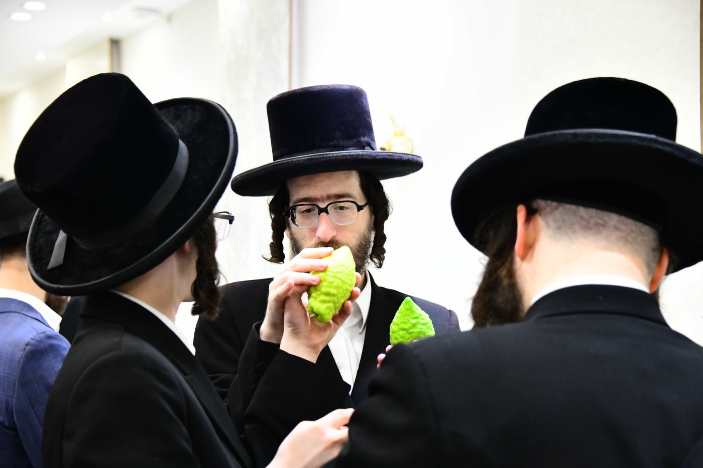 אווירת ערב חג הסוכות בבני ברק