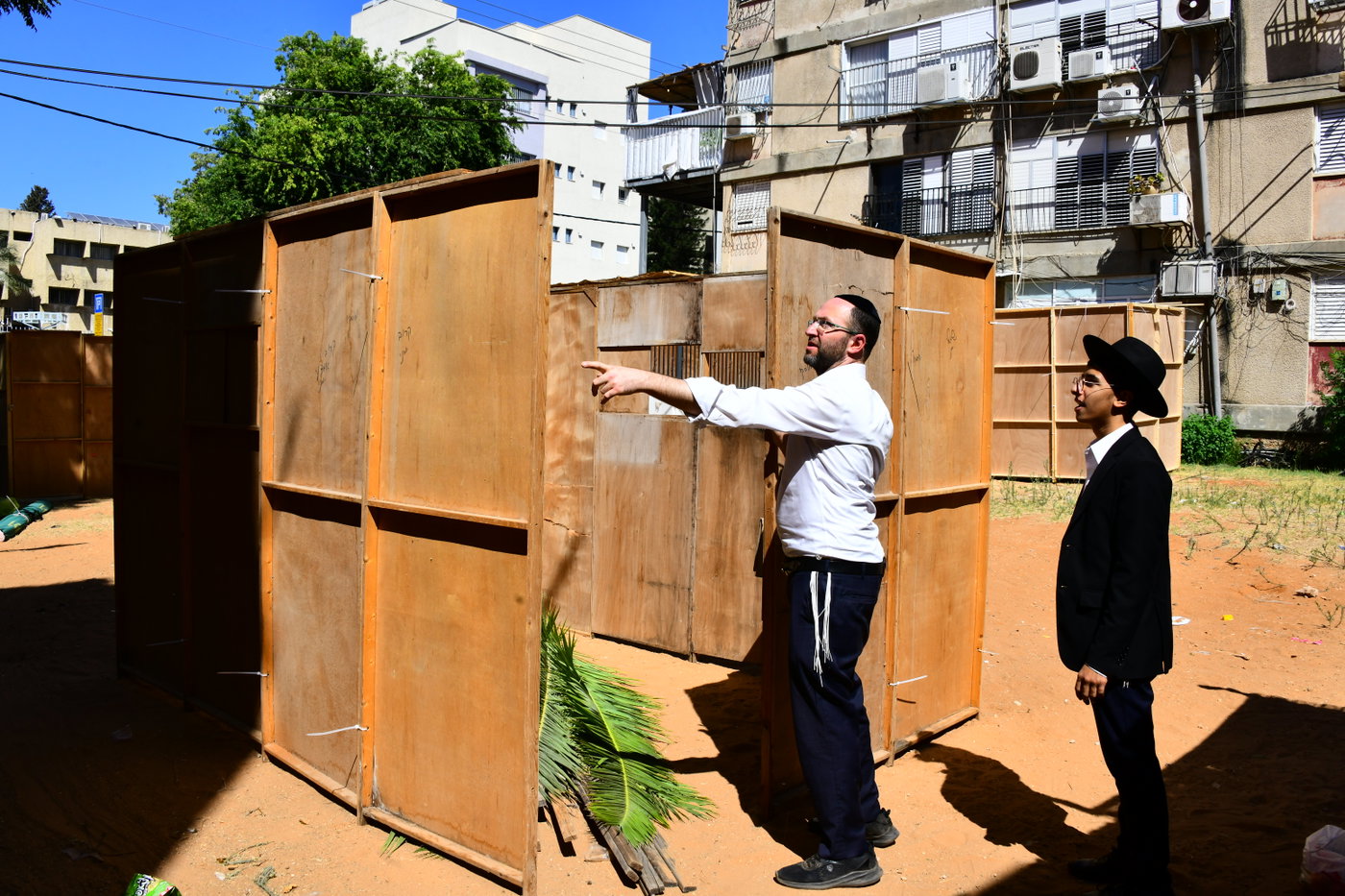 אווירת ערב חג הסוכות בבני ברק
