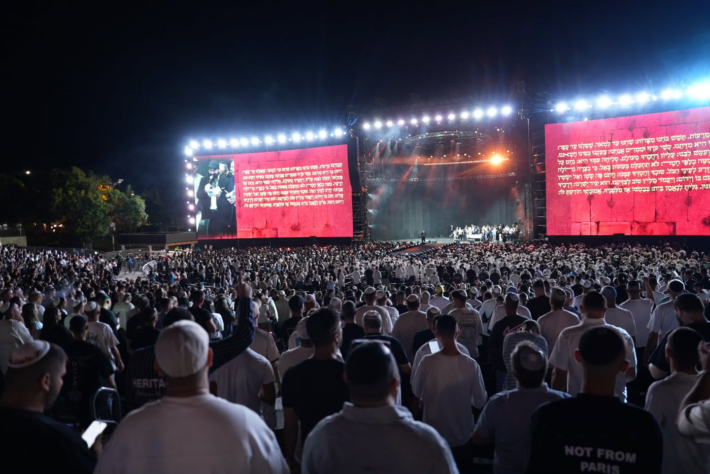 רבבות במעמד הסליחות האחרונות בראשות הגאון הינוקא